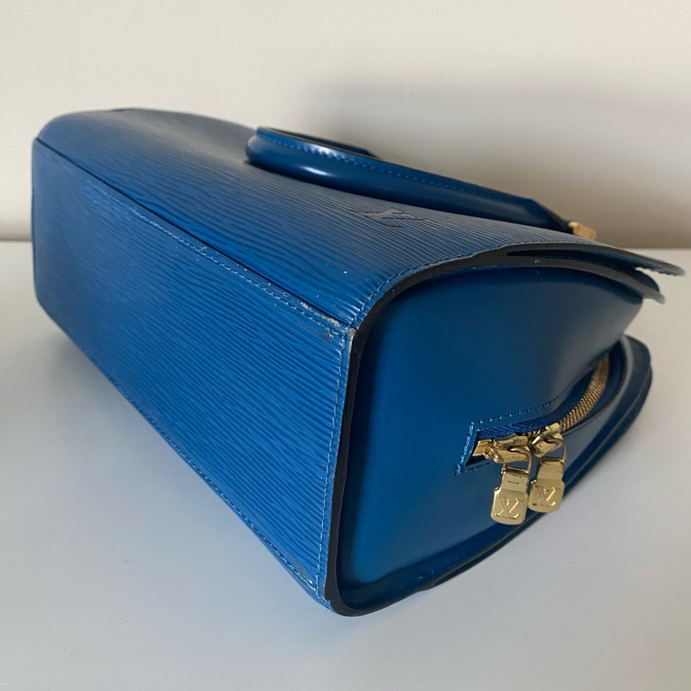 ❌SOLD❌ Louis Vuitton Blue Epi Pont Neuf - Picture 8 of 14